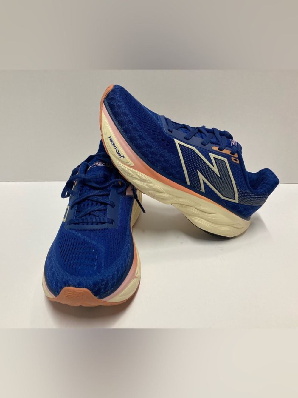 New Balance women’s Fresh Foam X 1080 v14 size 5.5 Blue